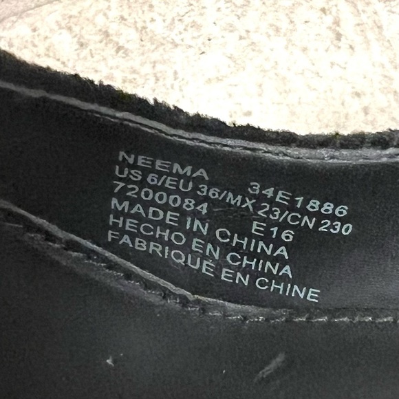 CALVIN KLEIN 'Neema' Pointy Toe Pump In Black Velvet golden heels womens size 6M - Picture 12 of 12